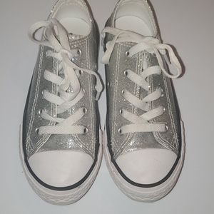 Little girl converse